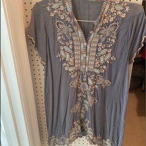 Johnywas tunic